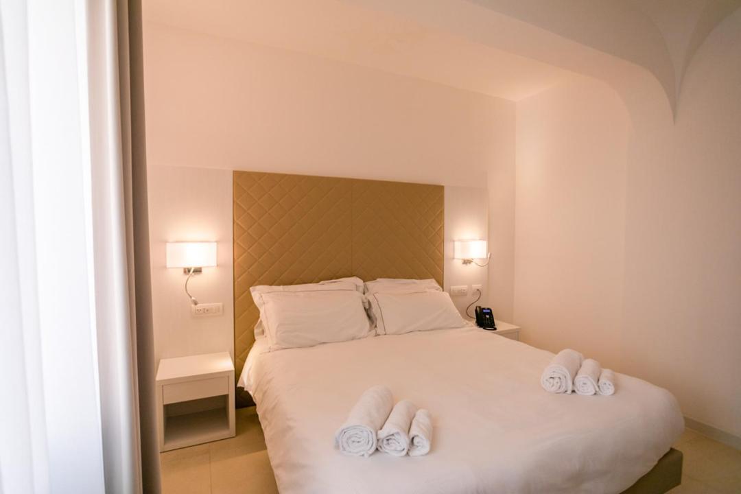 Hotel Moresco サンタ・テレーザ・ガッルーラ エクステリア 写真