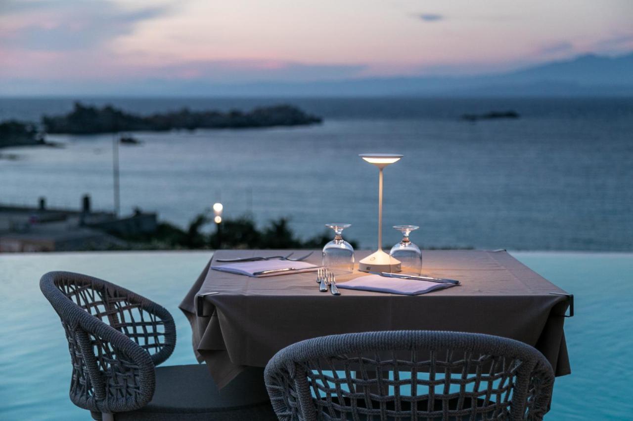 Hotel Moresco サンタ・テレーザ・ガッルーラ エクステリア 写真